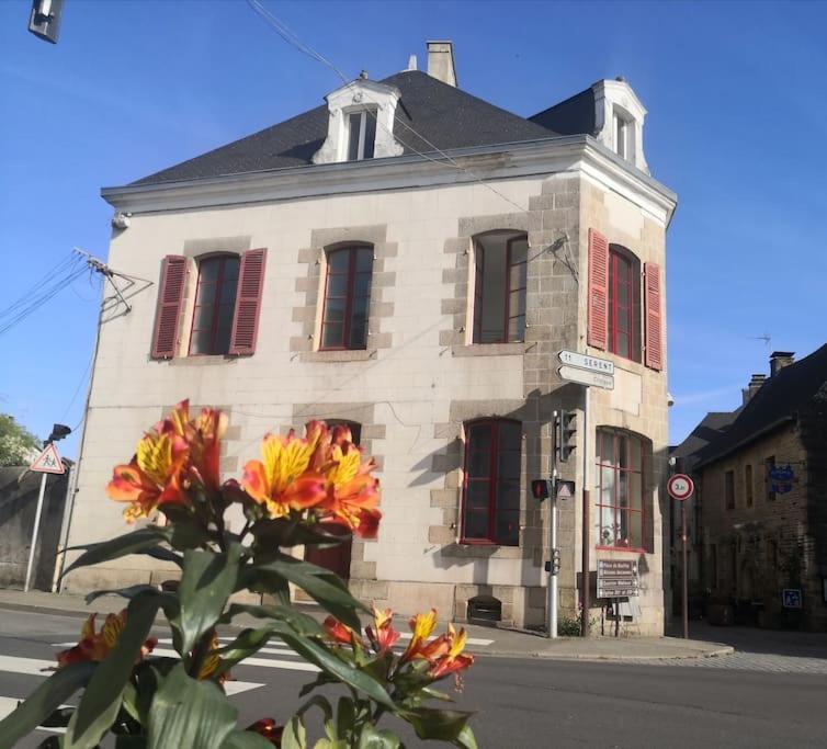 Grande Maison De Ville Entre Terre Et Mer Malestroit Екстериор снимка